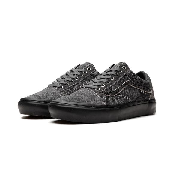 Athletic_Shoes